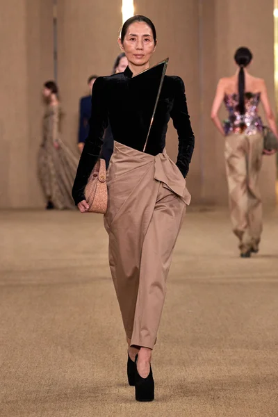 Look 19